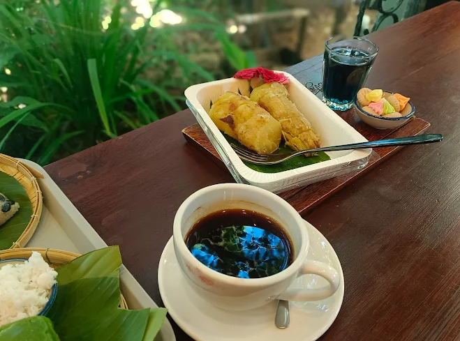 Rai Pa Meaw cafe